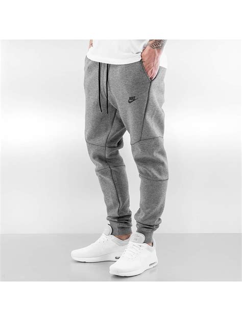 jogginghose herren nike grau roter schriftzug|Jogginghosen & Trainingshosen für Herren .